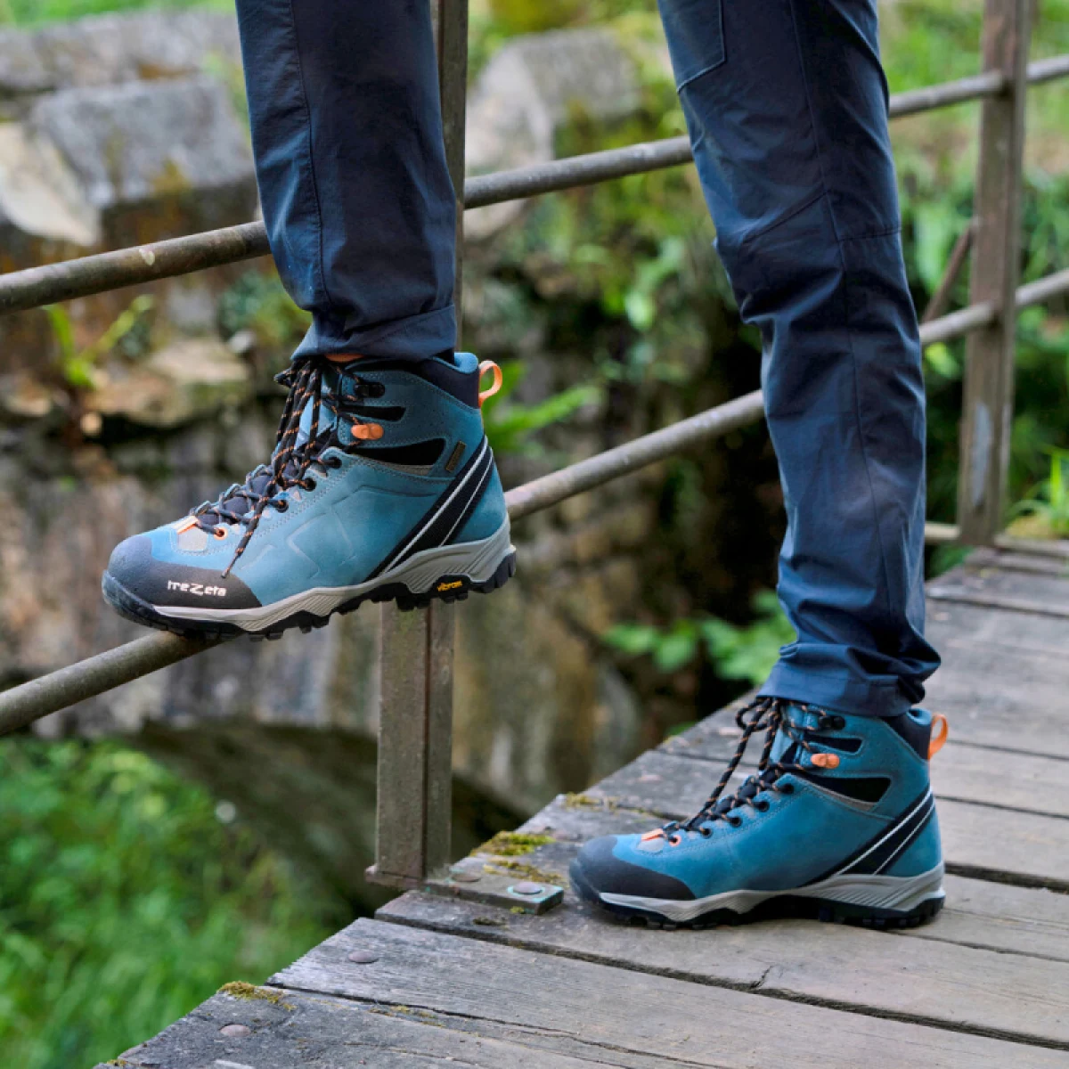 Dámska vysoká turistická obuv TREZETA Drift WP W dark azure peach · záber 4