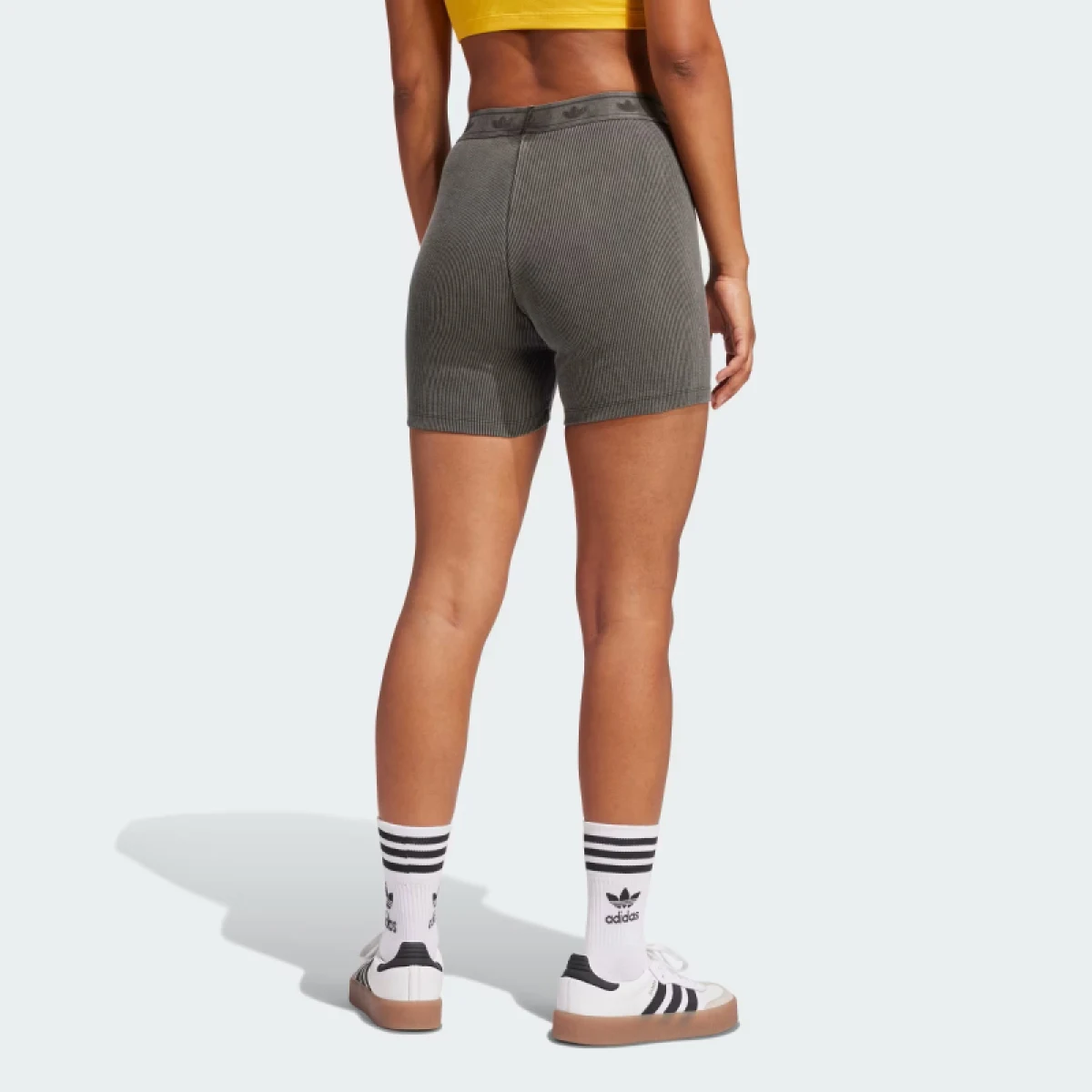 Dámske kraťasy ADIDAS ORIGINALS RIB BOOTY SHORT-JC7554-Black · záber 3