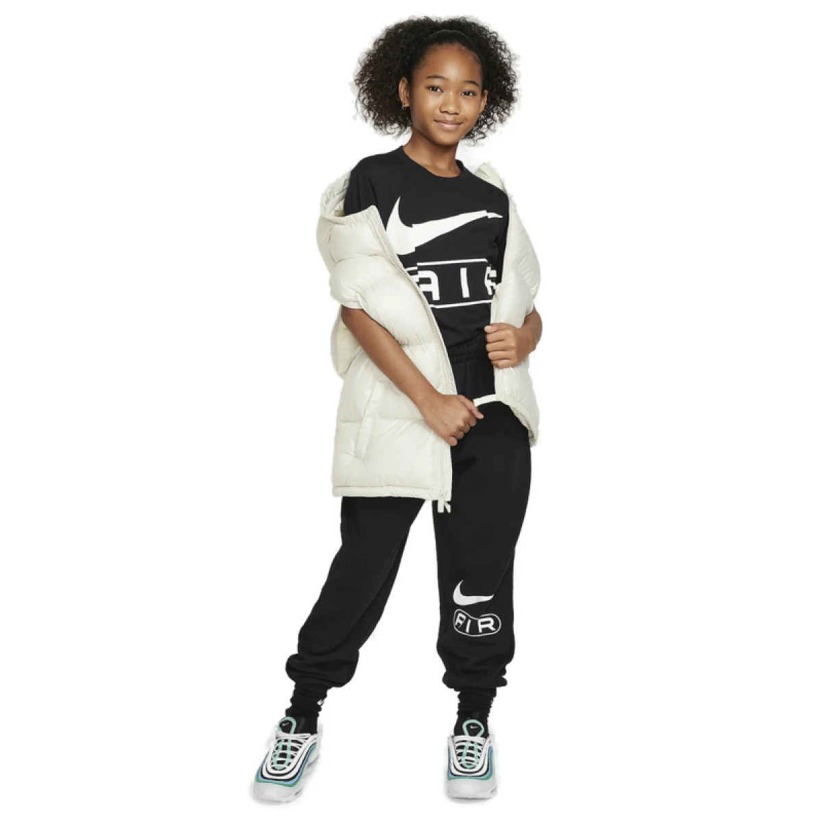 Chlapčenské tričko s krátkym rukávom NIKE G NSW TEE BOY AIR-010 BLACK · záber 3