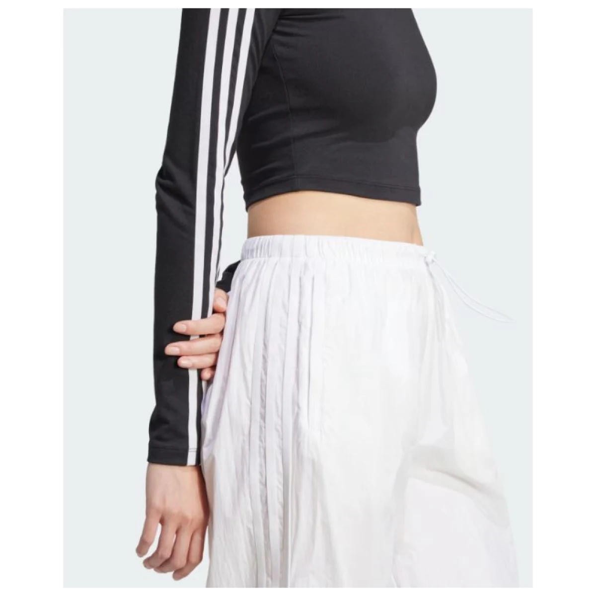 Dámske tričko s dlhým rukávom ADIDAS ORIGINALS 3S LS CROP-BLACK · záber 3