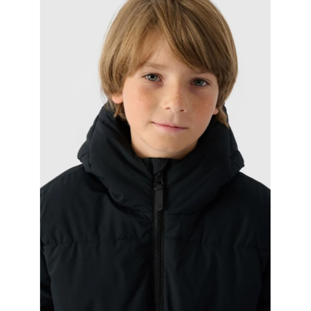 Chlapčenská bunda 4F JUNIOR DOWN JACKET-JWAW24TDJAM464-20S-DEEP BLACK · záber 2