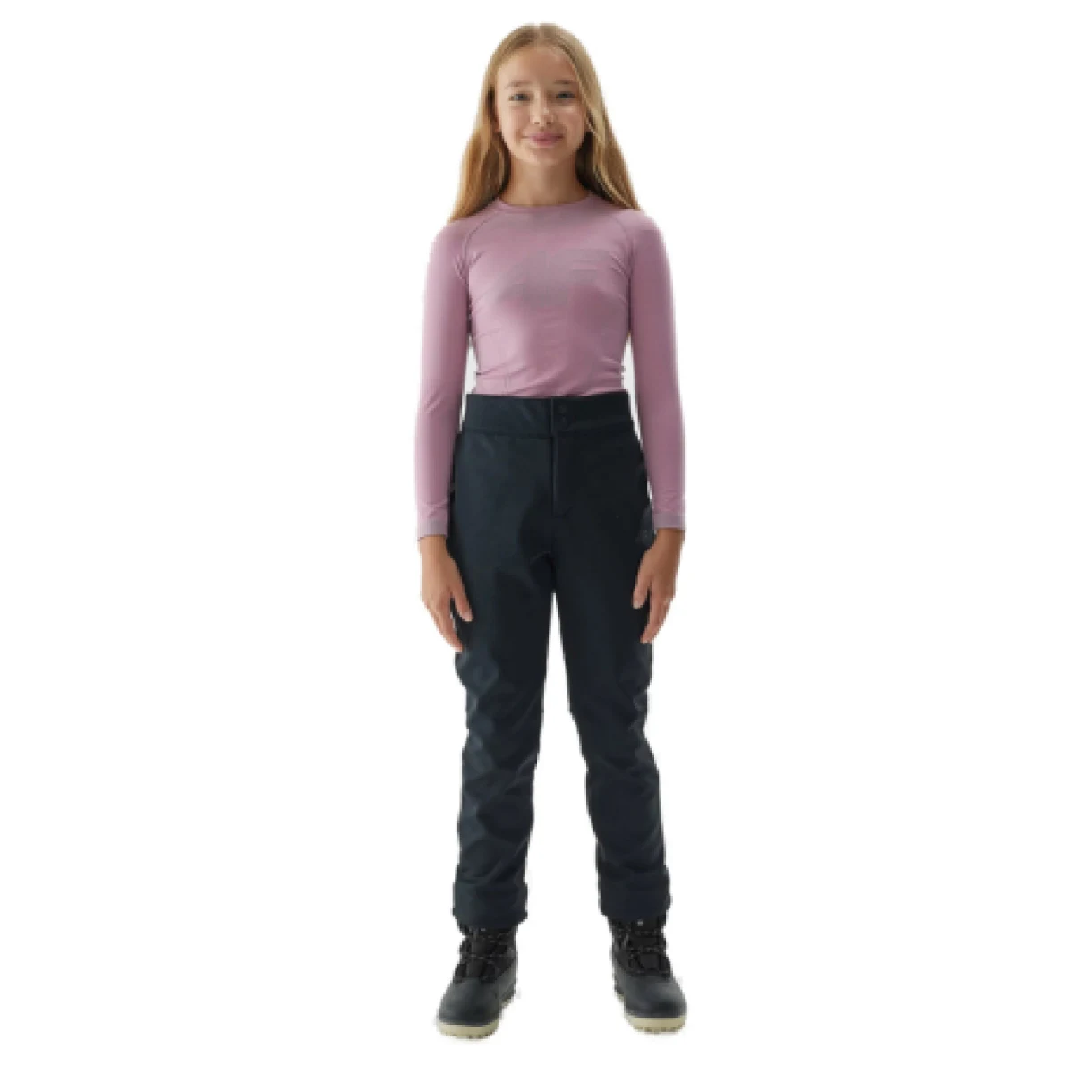 Dievčenské lyžiarske softshellové nohavice 4F JUNIOR TROUSERS FNK-JAW23TFTRF355-21S-BLACK · záber 1