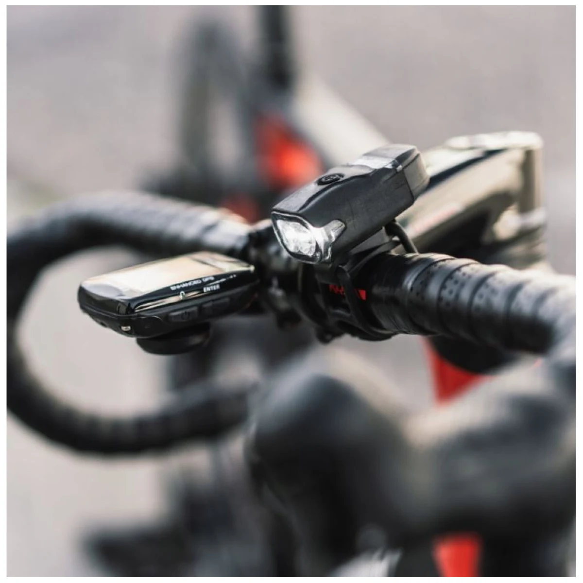 Svetlo na bicykel LEZYNE KTV DRIVE FEMTO USB PAIR · záber 4