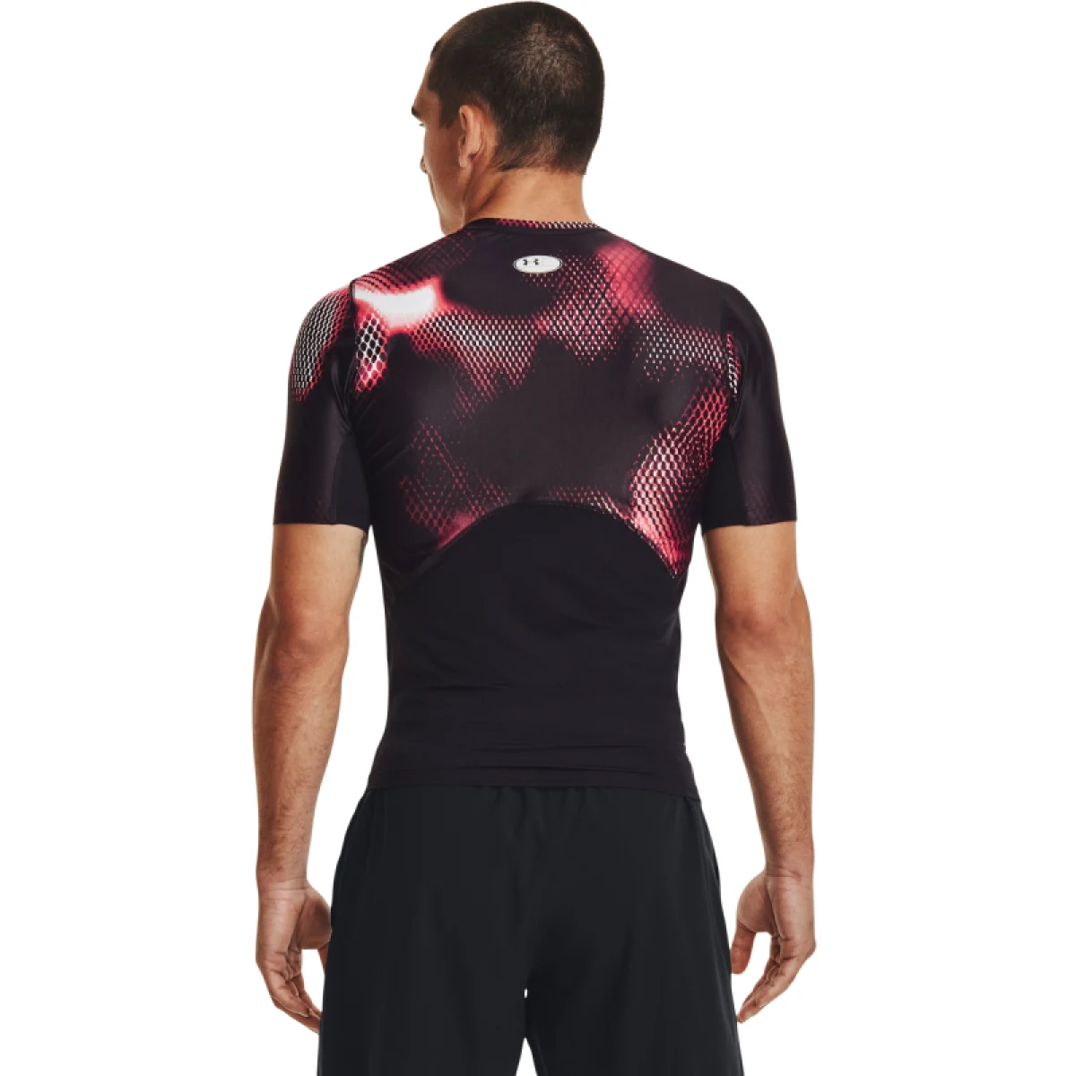Pánske kompresné tričko s krátkym rukávom UNDER ARMOUR UA IsoChill Prtd Comp SS-BLK-1374077-001 · záber 2