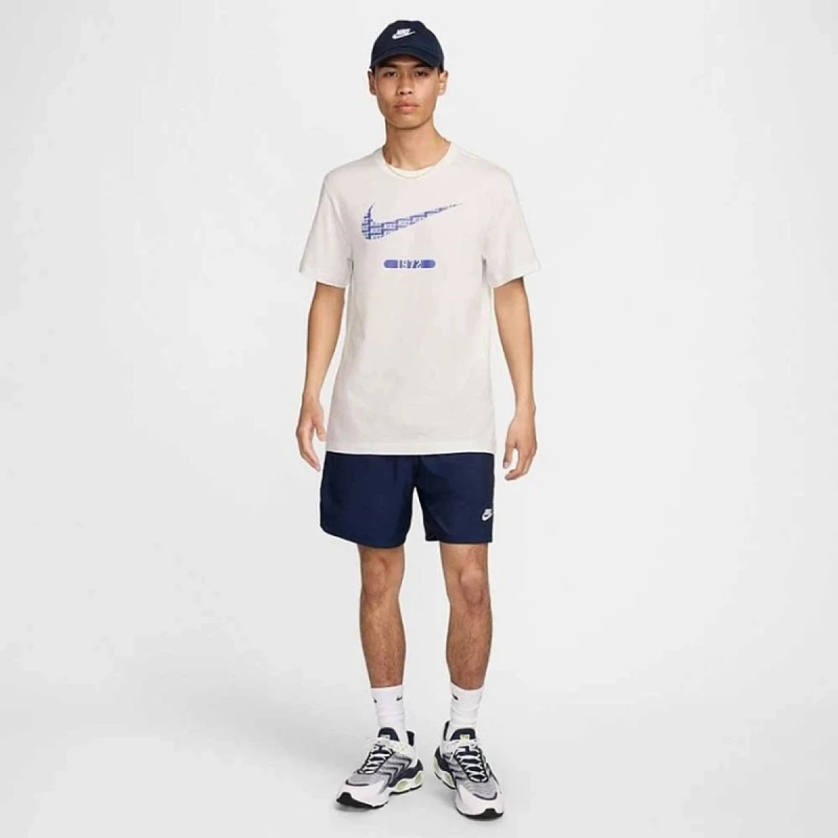 Pánske tričko s krátkym rukávom NIKE M NSW TEE 6 MO SWOOSH-121 SUMMIT WHITE · záber 5