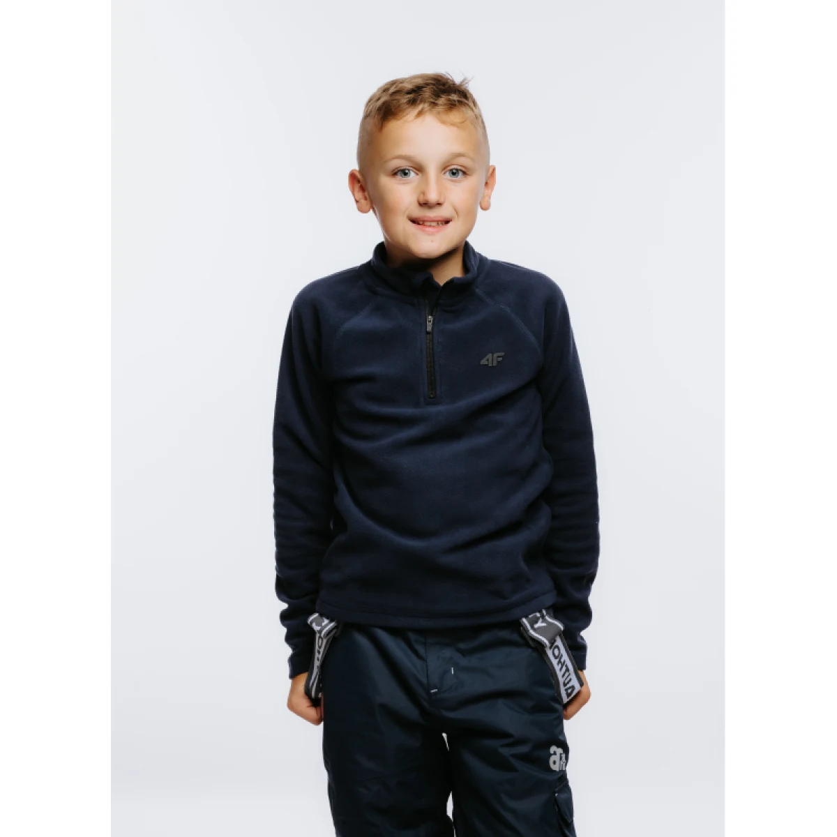 Chlapčenská lyžiarska flisová mikina 4F JUNIOR FLEECE UNDERWEAR-JAW23UFLEM019-31S-NAVY · záber 2