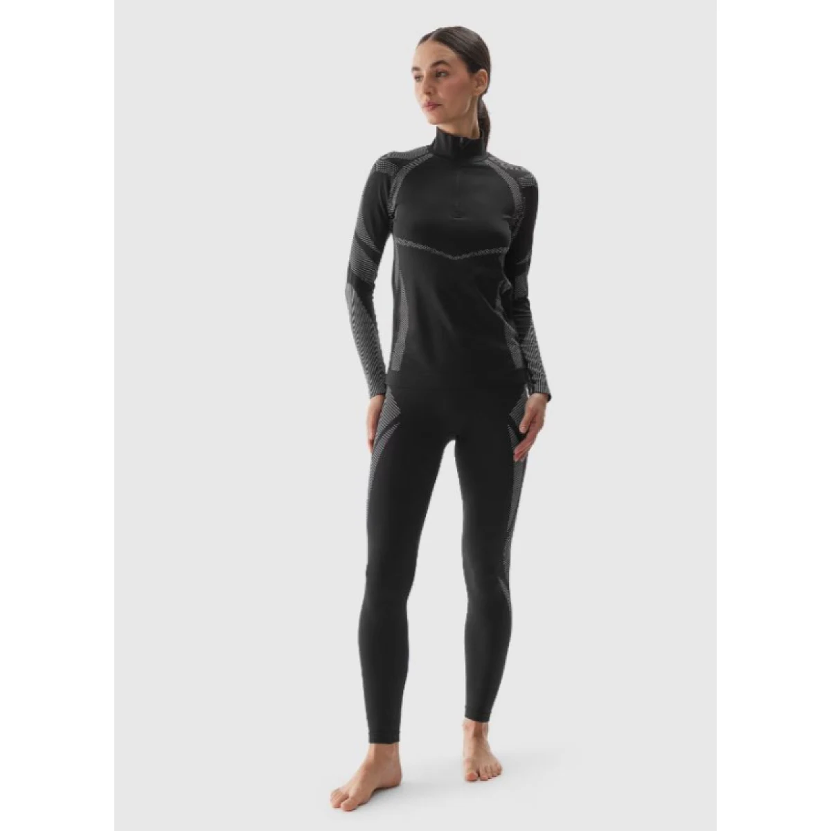 Dámska zateplená lyžiarska mikina s 1 2 zipsom 4F SEAMLESS UNDERWEAR-WAW24USEAF160-20S-DEEP BLACK · záber 2