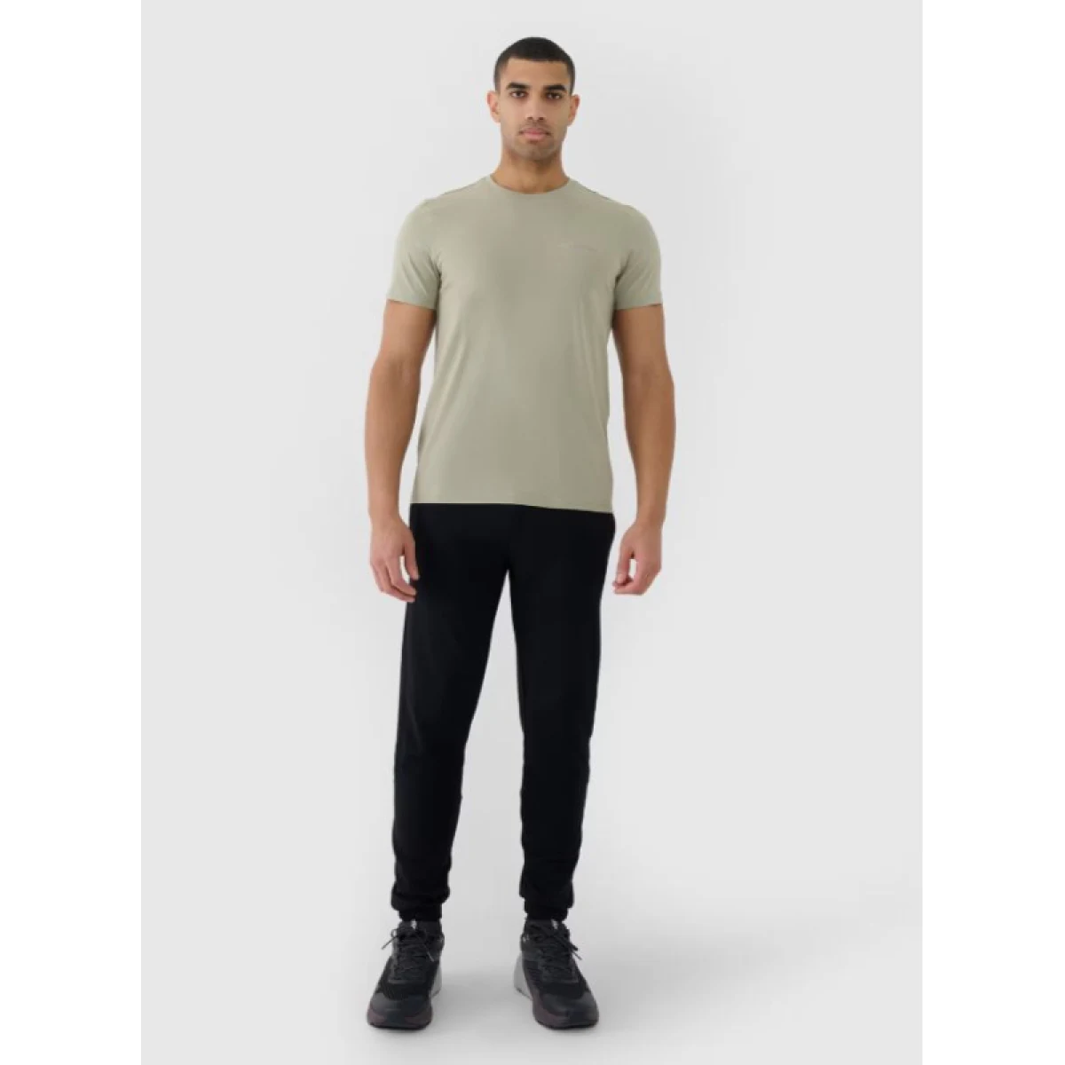 Pánske tričko s krátkym rukávom 4F TSHIRT M2003-44S-OLIVE · záber 4