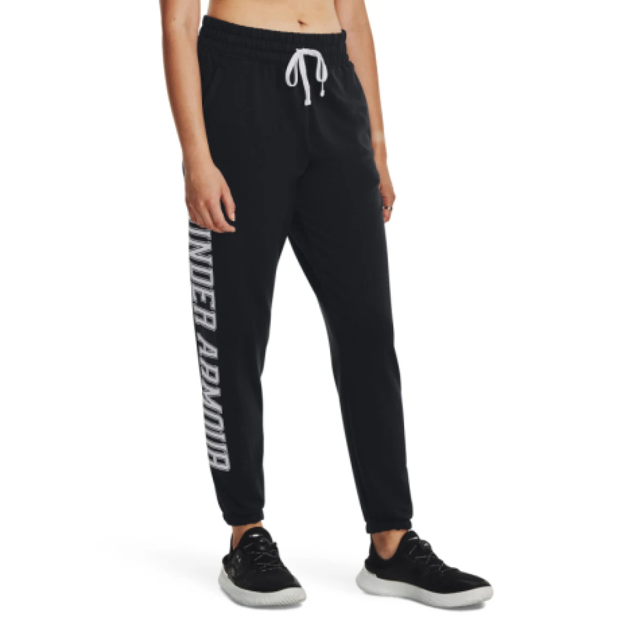 Dámske tepláky UNDER ARMOUR UA Rival Terry Graphic Jogr-BLK · záber 1