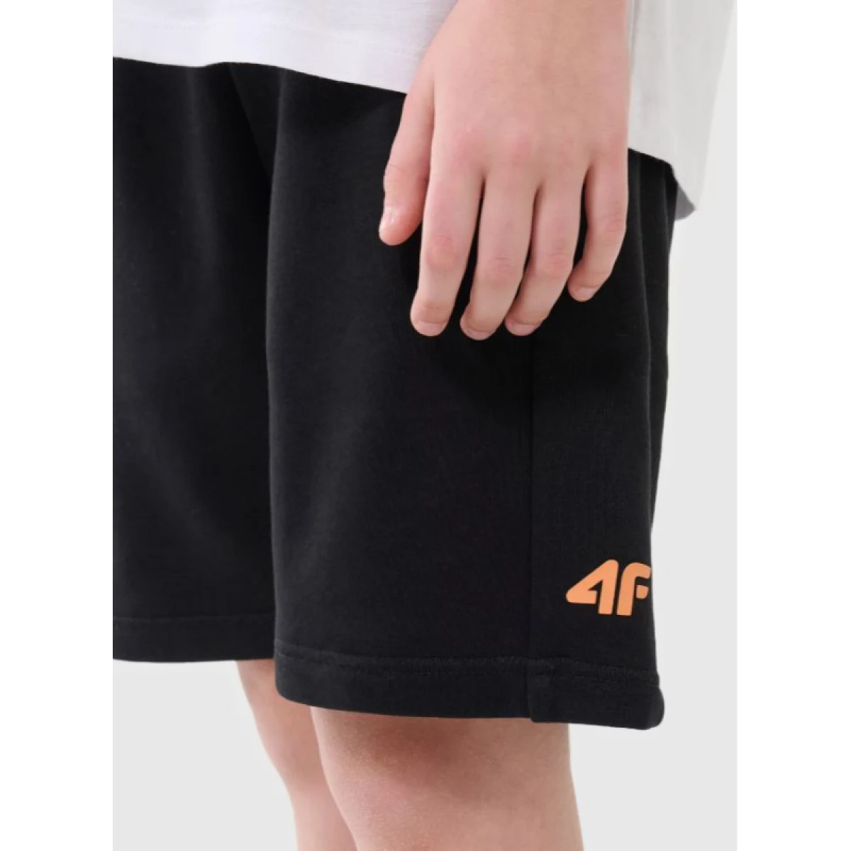 Chlapčenské teplákové kraťasy 4F JUNIOR SHORTS CAS M600-20S-DEEP BLACK · záber 5