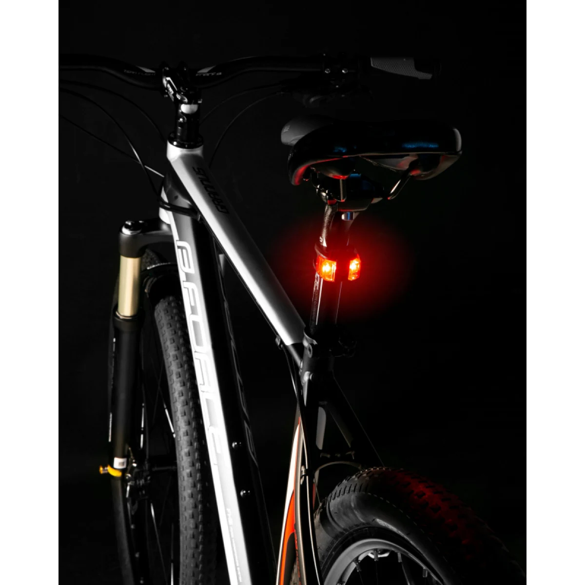 Svetlo na bicykel FORCE F AMBIT BATTERY FRONT REAR · záber 4