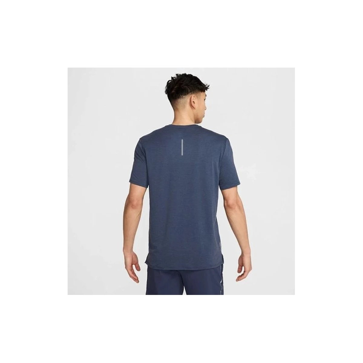 Pánske bežecké tričko s krátkym rukávom NIKE Rise 365 Run Division (SP55)(52) · záber 3