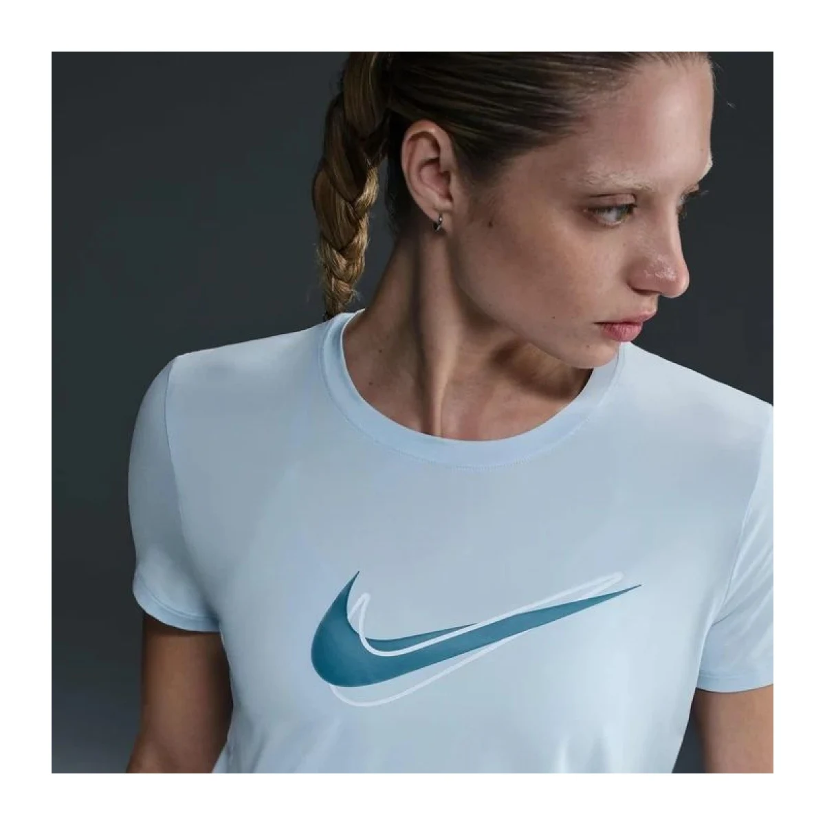 Dámske bežecké tričko s krátkym rukávom NIKE W NK ONE SWSH HBR DF SS TOP · záber 4