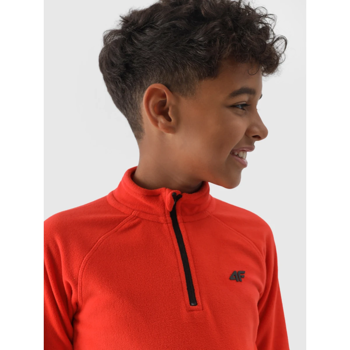 Chlapčenská lyžiarska flisová mikina 4F JUNIOR FLEECE UNDERWEAR-JWAW24UFLEM050-62S-RED · záber 2