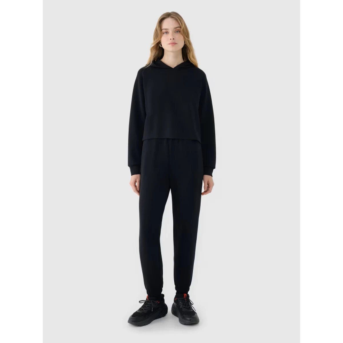 Dámska mikina s kapucňou 4F SWEATSHIRT F1562-20S-DEEP BLACK · záber 3