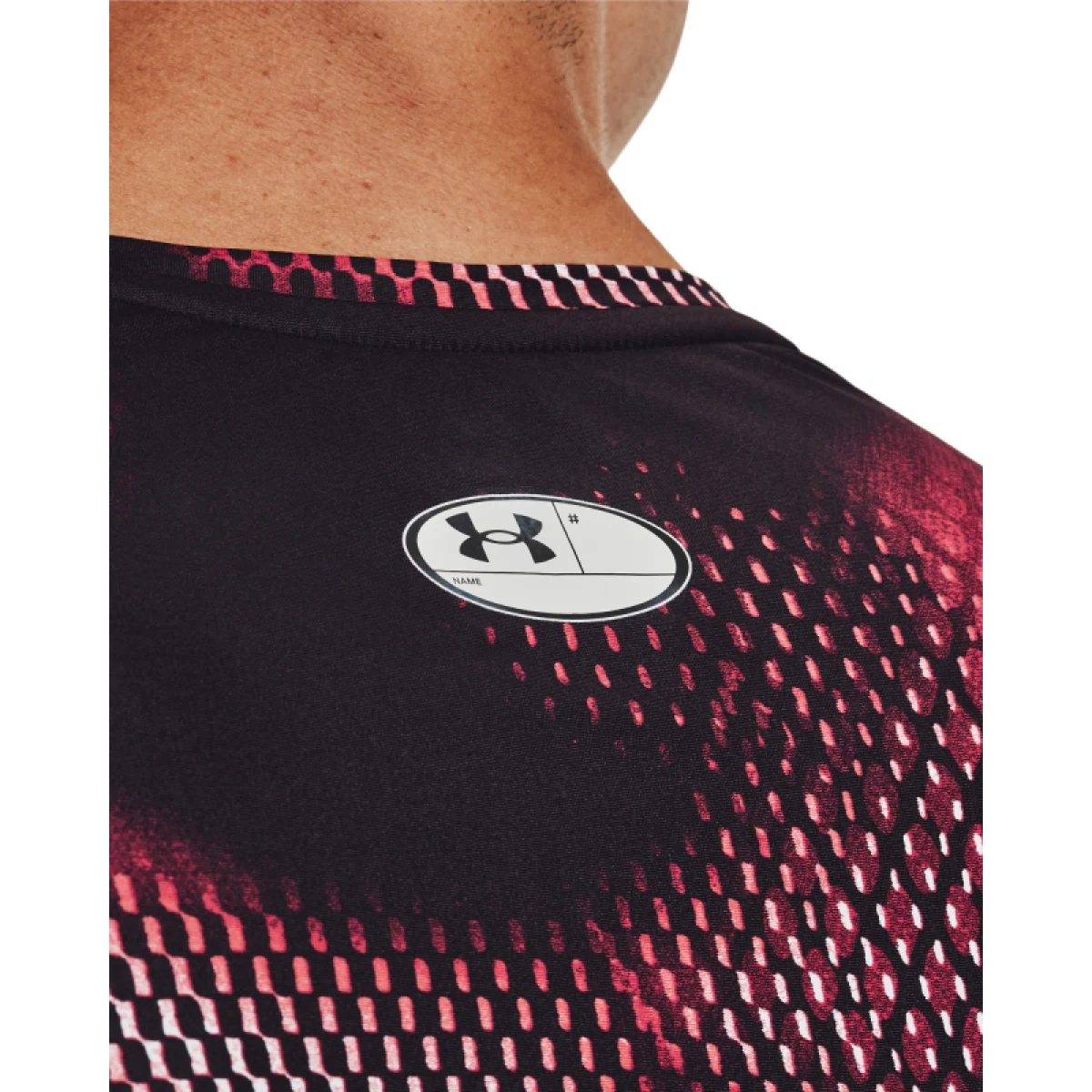 Pánske kompresné tričko s krátkym rukávom UNDER ARMOUR UA IsoChill Prtd Comp SS-BLK-1374077-001 · záber 3