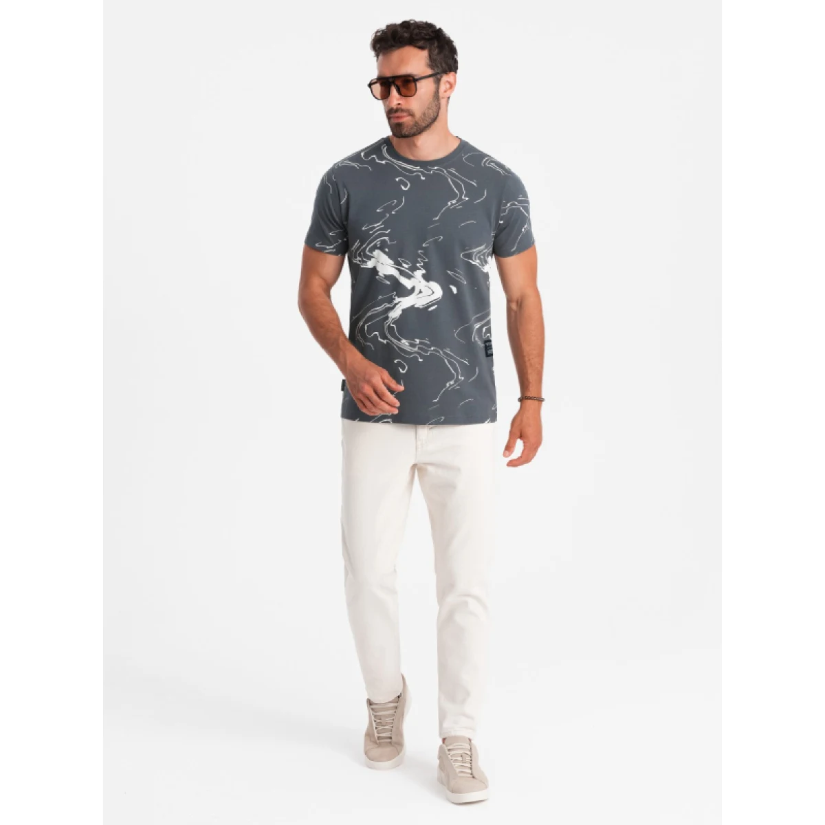 Pánske tričko s krátkym rukávom s v-výstrihom OMBRE T-shirt OM-TSFP-0184 V-3 dark grey · záber 4