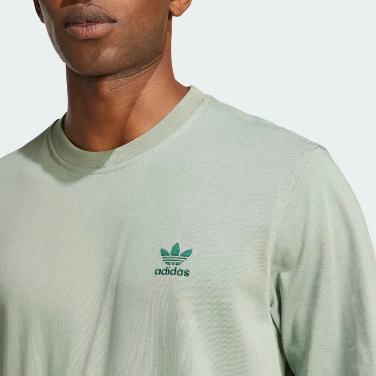 Pánske tričko s krátkym rukávom ADIDAS ORIGINALS TREFOIL ESS TEE-SILGRN · záber 5