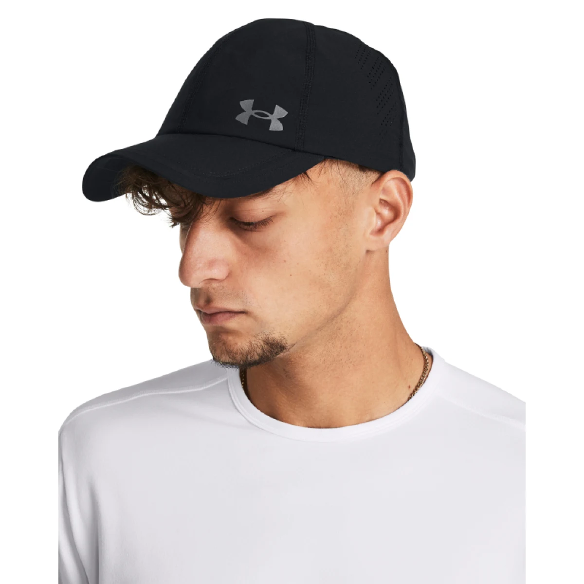 Pánska šiltovka UNDER ARMOUR M Iso-chill Launch Adj-BLK · záber 3
