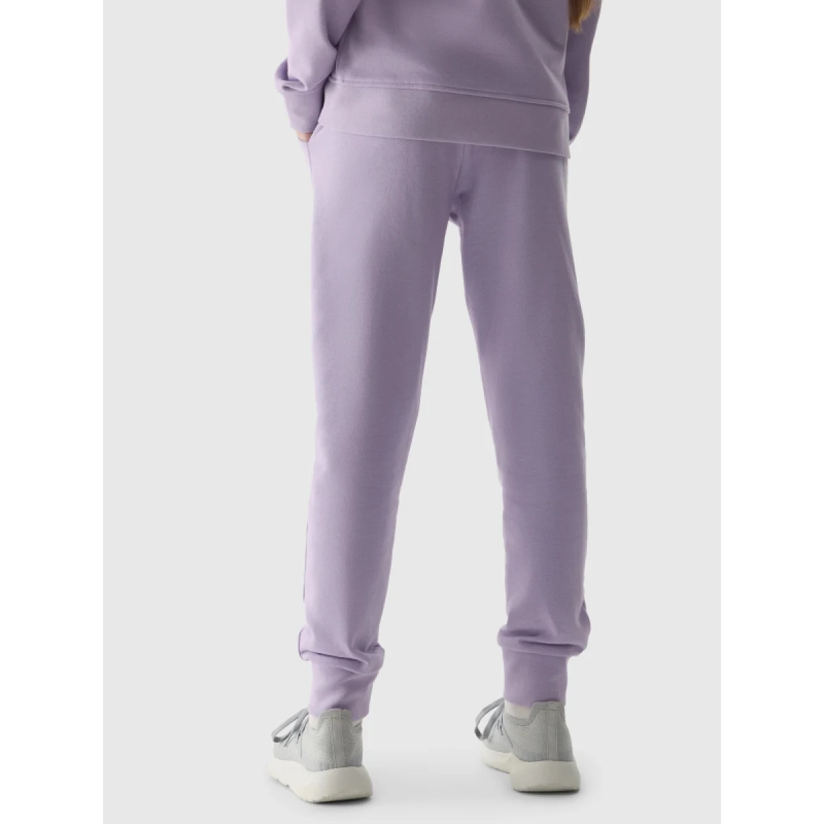 Dievčenské tepláky 4F JUNIOR TROUSERS-4FJWSS24TTROF587-52S-LIGHT VIOLET · záber 4