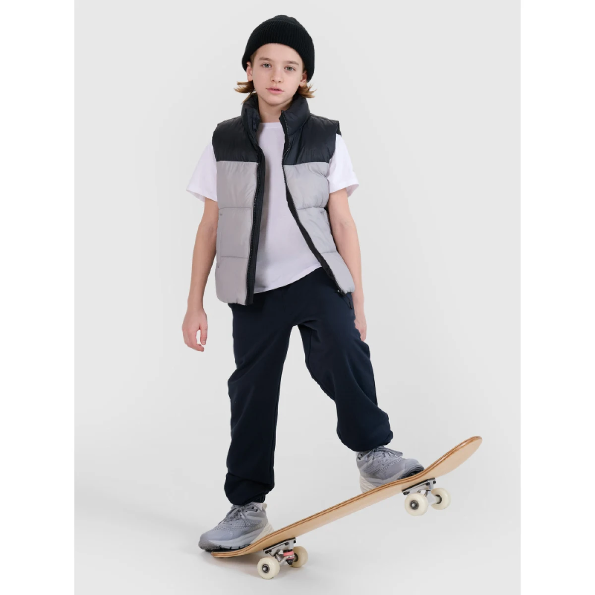 Chlapčenská vesta 4F JUNIOR VEST JACKET-JWSS25TVJAM208-25S-GREY · záber 4