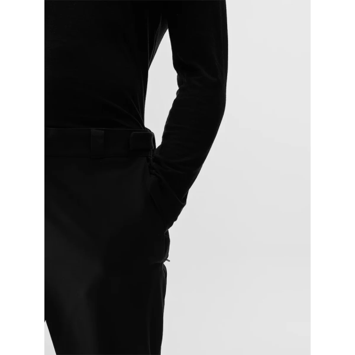 Pánske turistické nohavice 4F TROUSERS FNK-WAW24TFTRM0783-20S-DEEP BLACK · záber 5