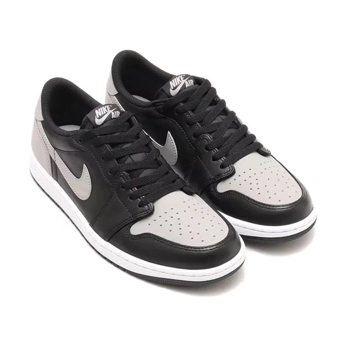 Pánska vychádzková obuv NIKE Air Jordan 1 Low OG Shadow black medium grey white · záber 5