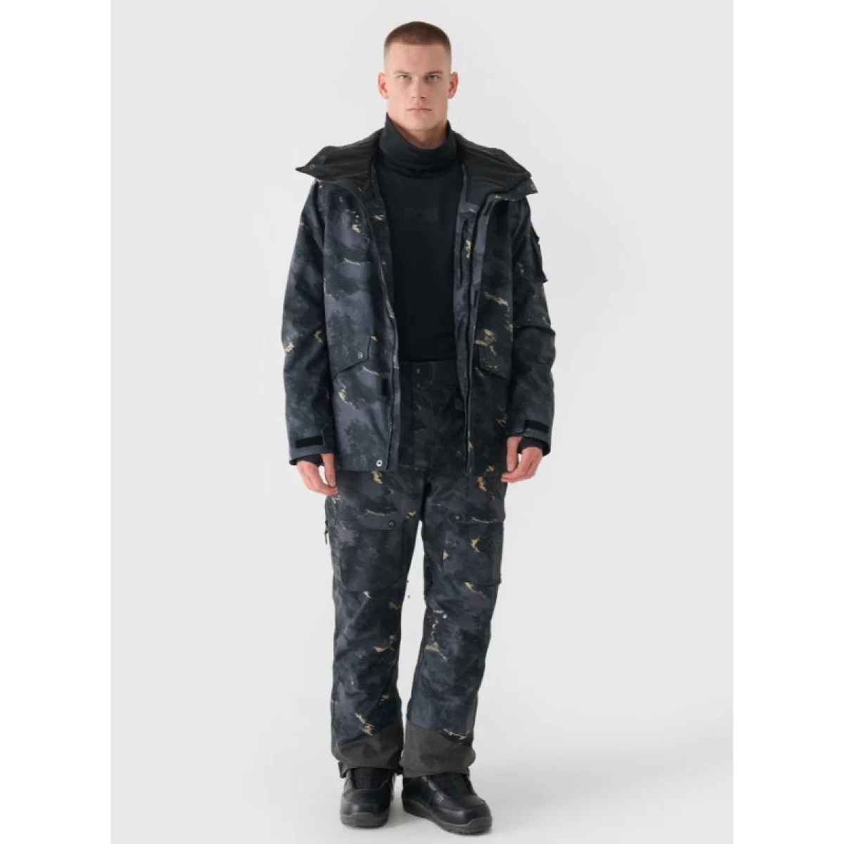 Pánske lyžiarske nohavice 4F TROUSERS FNK-WAW24TFTRM619-90A-MULTICOLOUR ALLOVER · záber 2