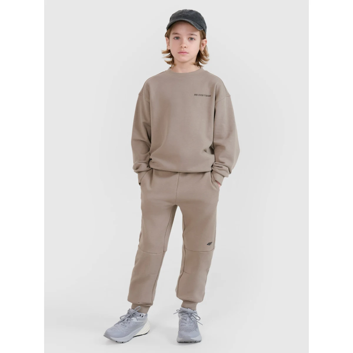 Chlapčenská mikina 4F JUNIOR SWEATSHIRT-JWSS25TSWSM1713-83S-BEIGE · záber 4