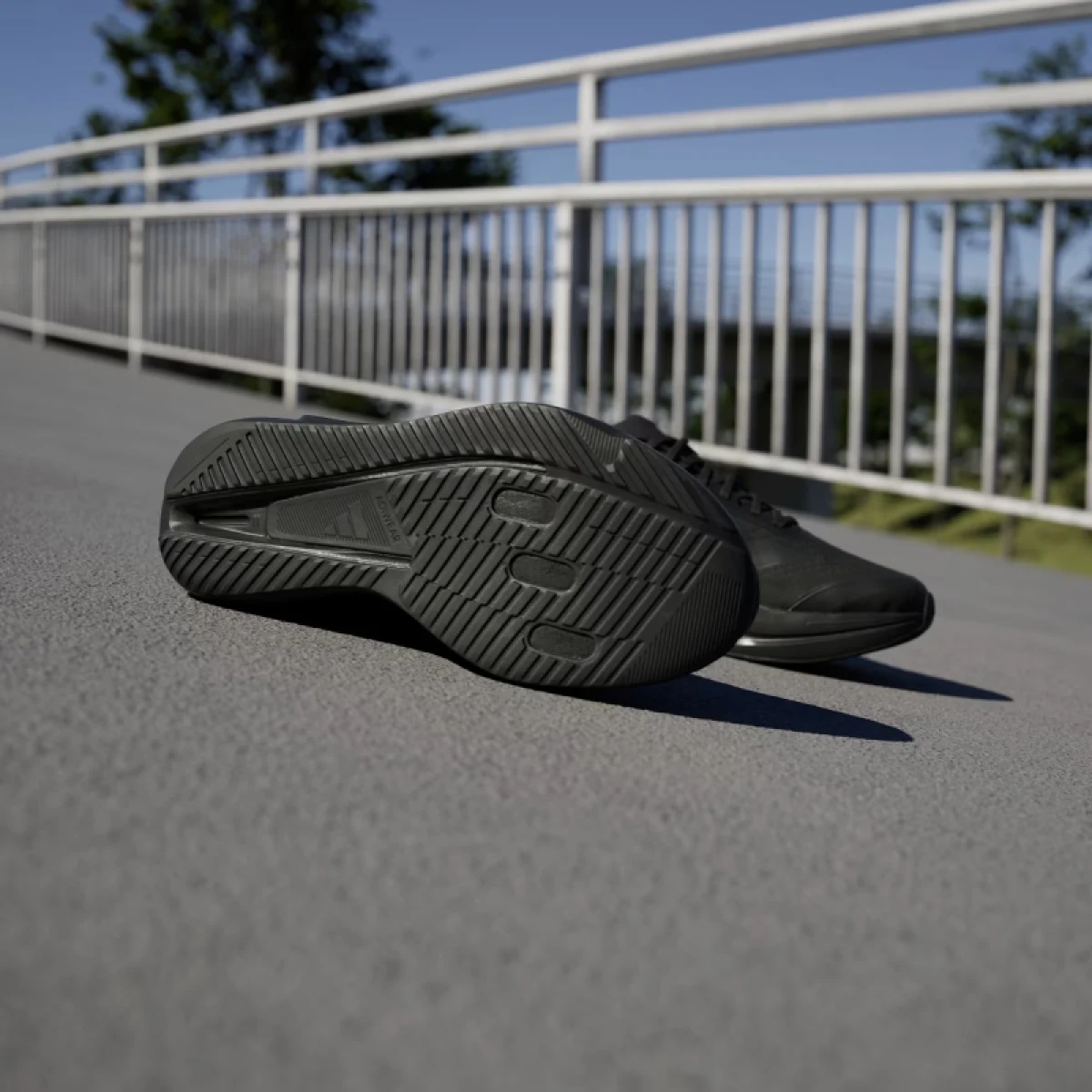 Pánska športová obuv (tréningová) ADIDAS Duramo SL2 M core black core black core black · záber 4