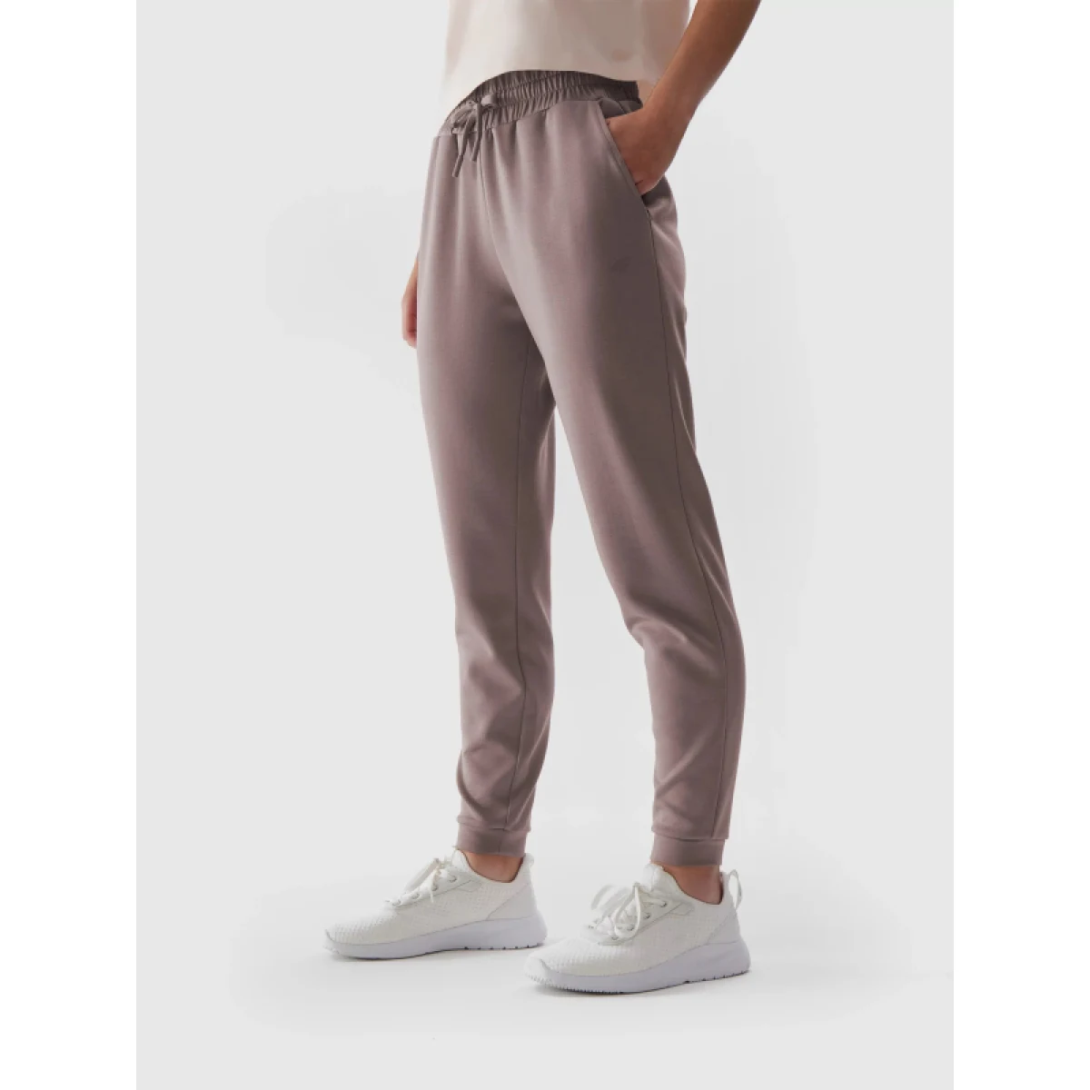 Dámske tepláky 4F TROUSERS-AW23TTROF507-83S-BEIGE · záber 2
