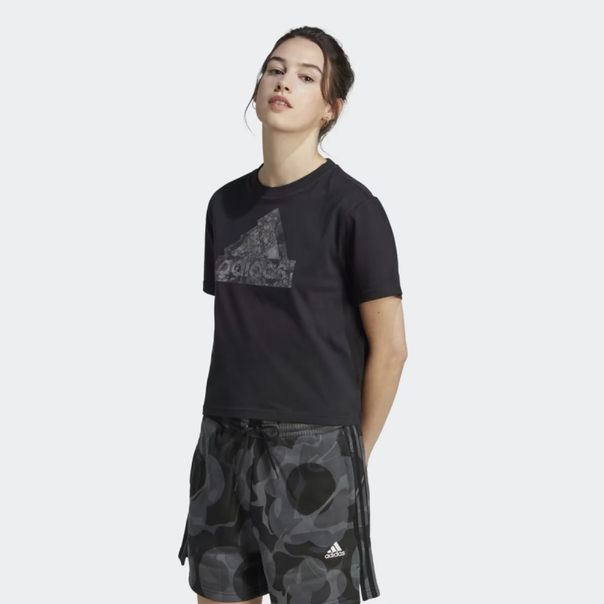 Dámske tričko s krátkym rukávom ADIDAS W ICONS TEE CRO-IM4255-black · záber 2