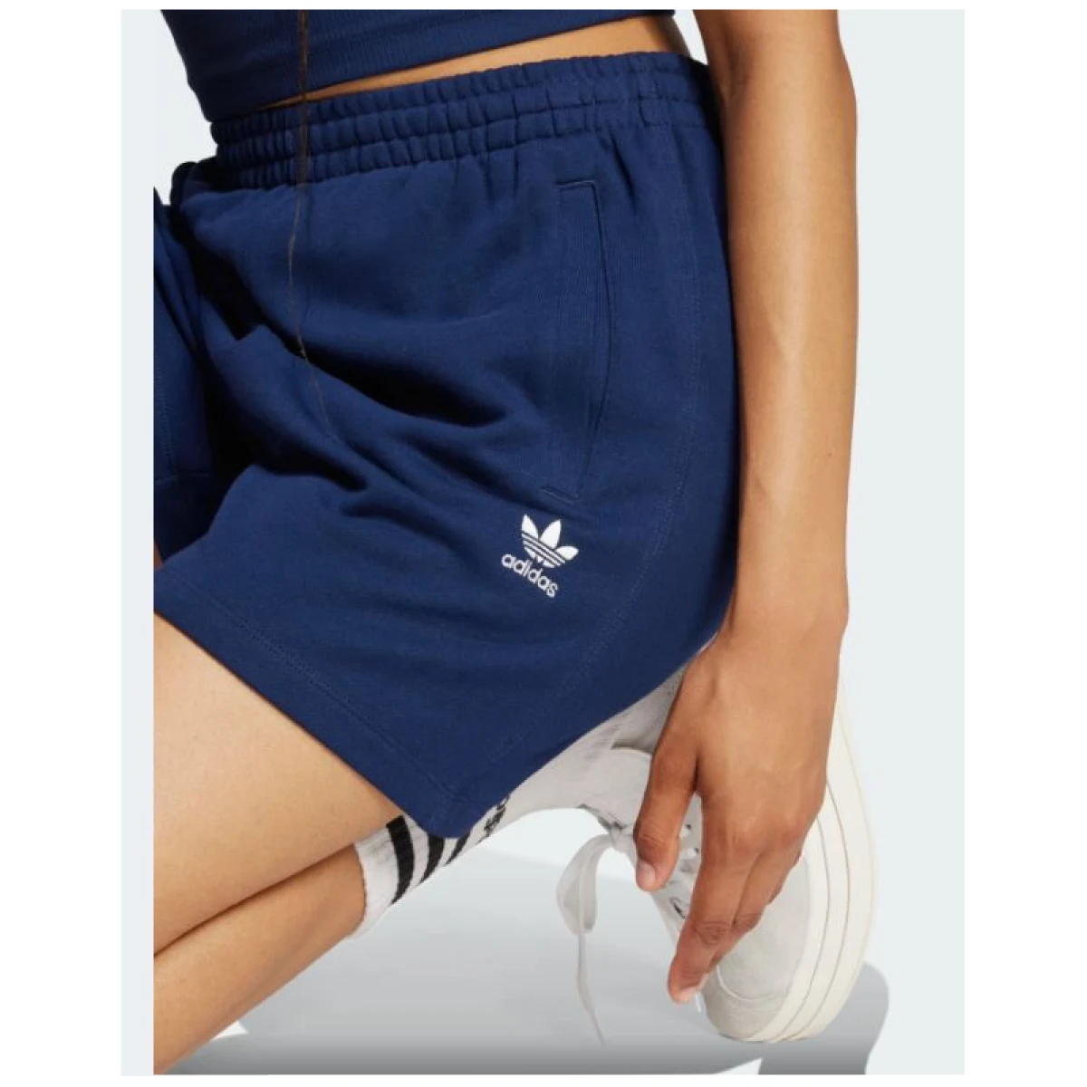 Dámske kraťasy ADIDAS ORIGINALS ESS SHORTS-NINDIG · záber 4