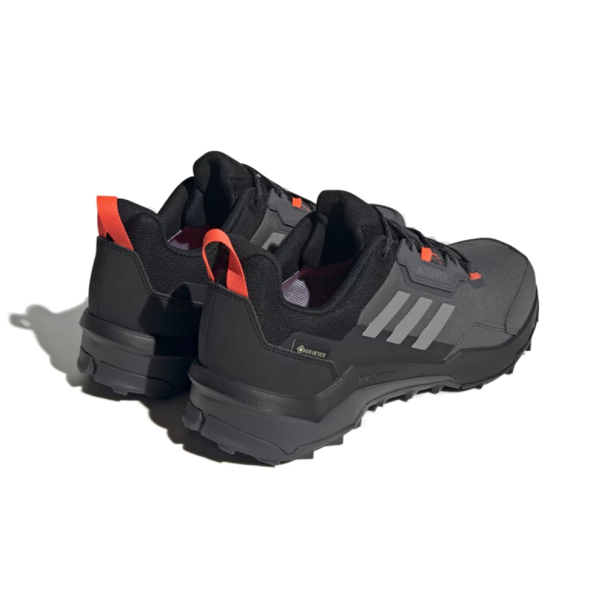 Pánska nízka turistická obuv ADIDAS TERREX AX4 GTX GRESIX GREFOU SOLRED · záber 5