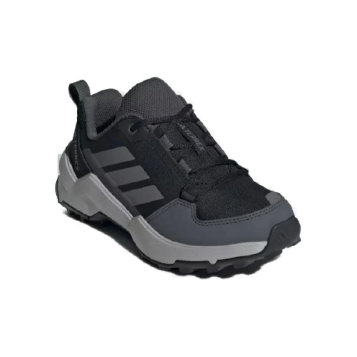 Juniorská nízka turistická obuv ADIDAS Terrex AX4R Jr core black grey four grey six · záber 1
