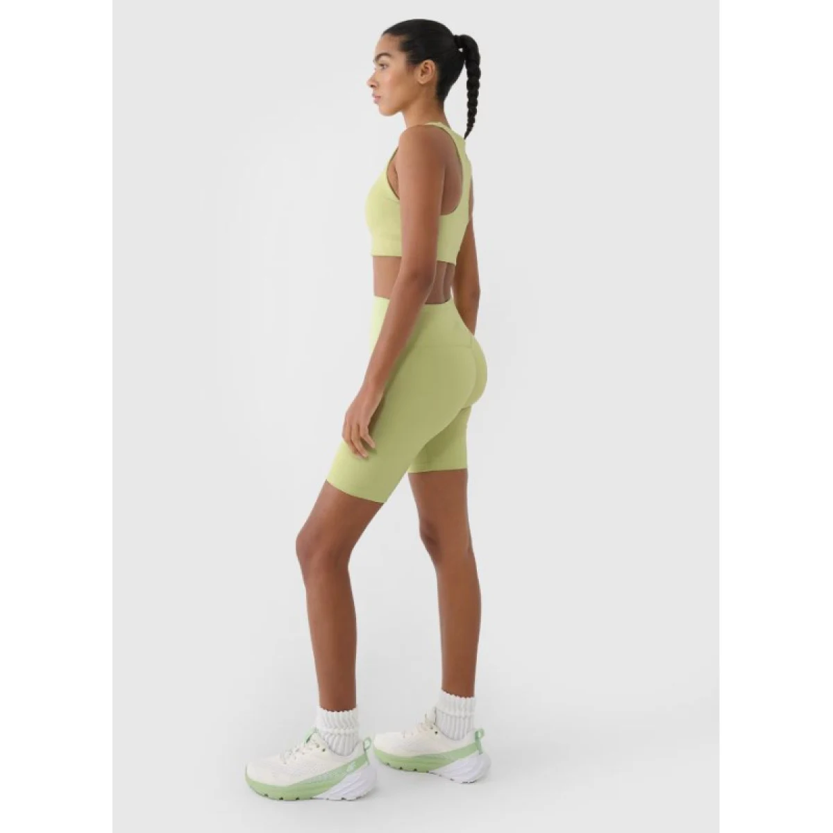 Dámske tréningové kraťasy 4F SHORT TIGHTS FNK F019-42S-LIGHT GREEN · záber 4