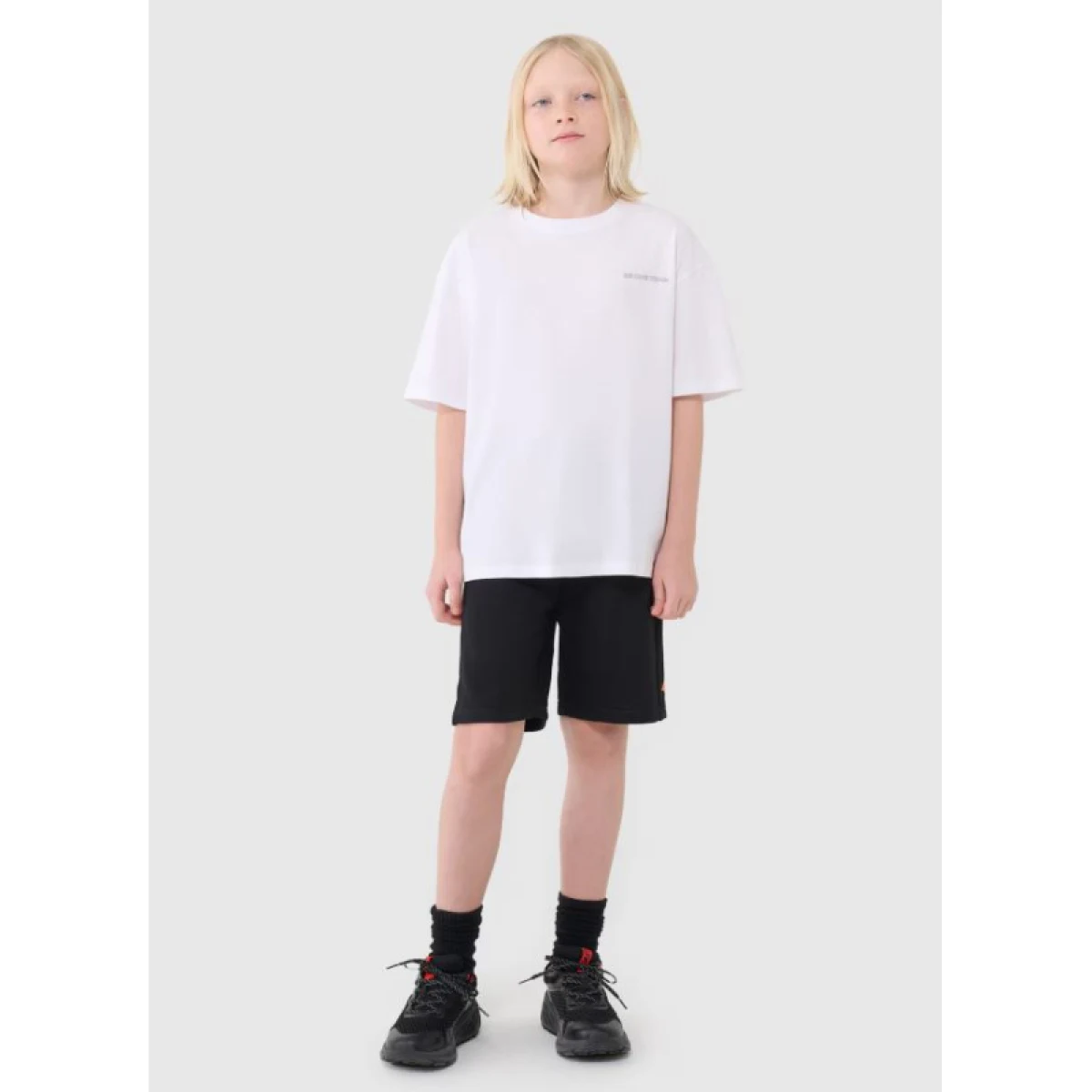 Chlapčenské teplákové kraťasy 4F JUNIOR SHORTS CAS M600-20S-DEEP BLACK · záber 2