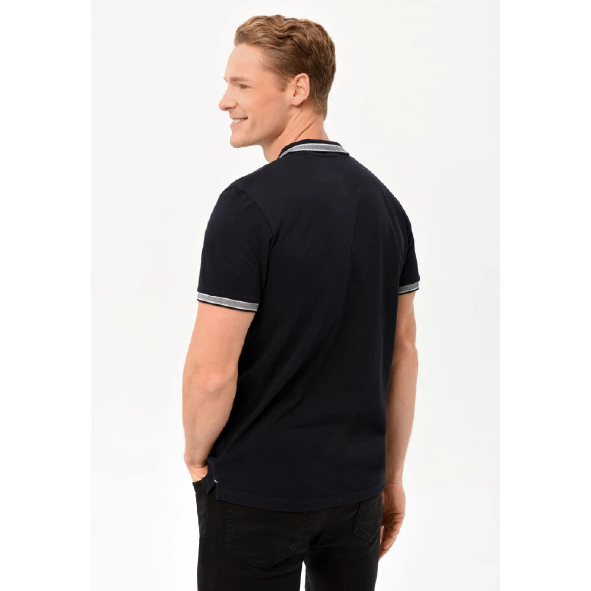 Pánske polo tričko s krátkym rukávom VOLCANO HARPER-600-NAVY · záber 3