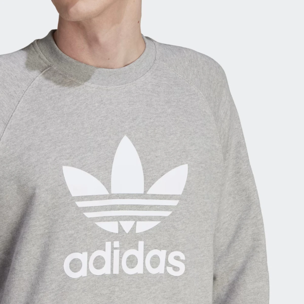 Pánska mikina ADIDAS ORIGINALS TREFOIL CREW-IM4501-medium grey heather · záber 5