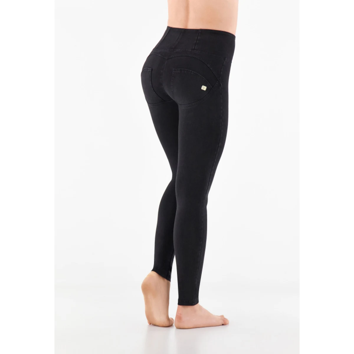 Dámske jeggings nohavice FREDDY WR.UP® skinny high waist push up jeggings in organic fabric-Black · záber 3