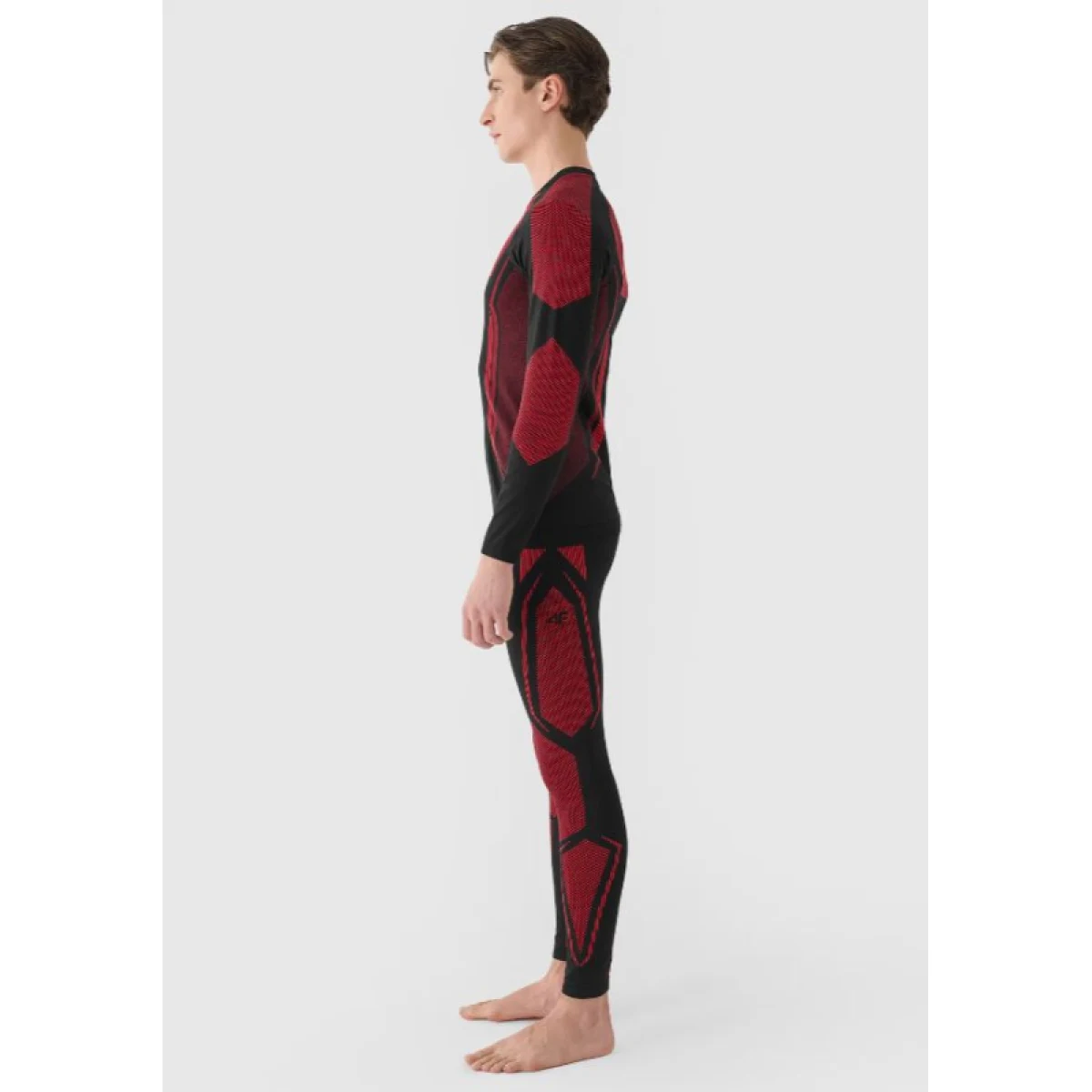Pánske termo nohavice 4F SEAMLESS UNDERWEAR-WAW24USEAM166-62S-RED · záber 4