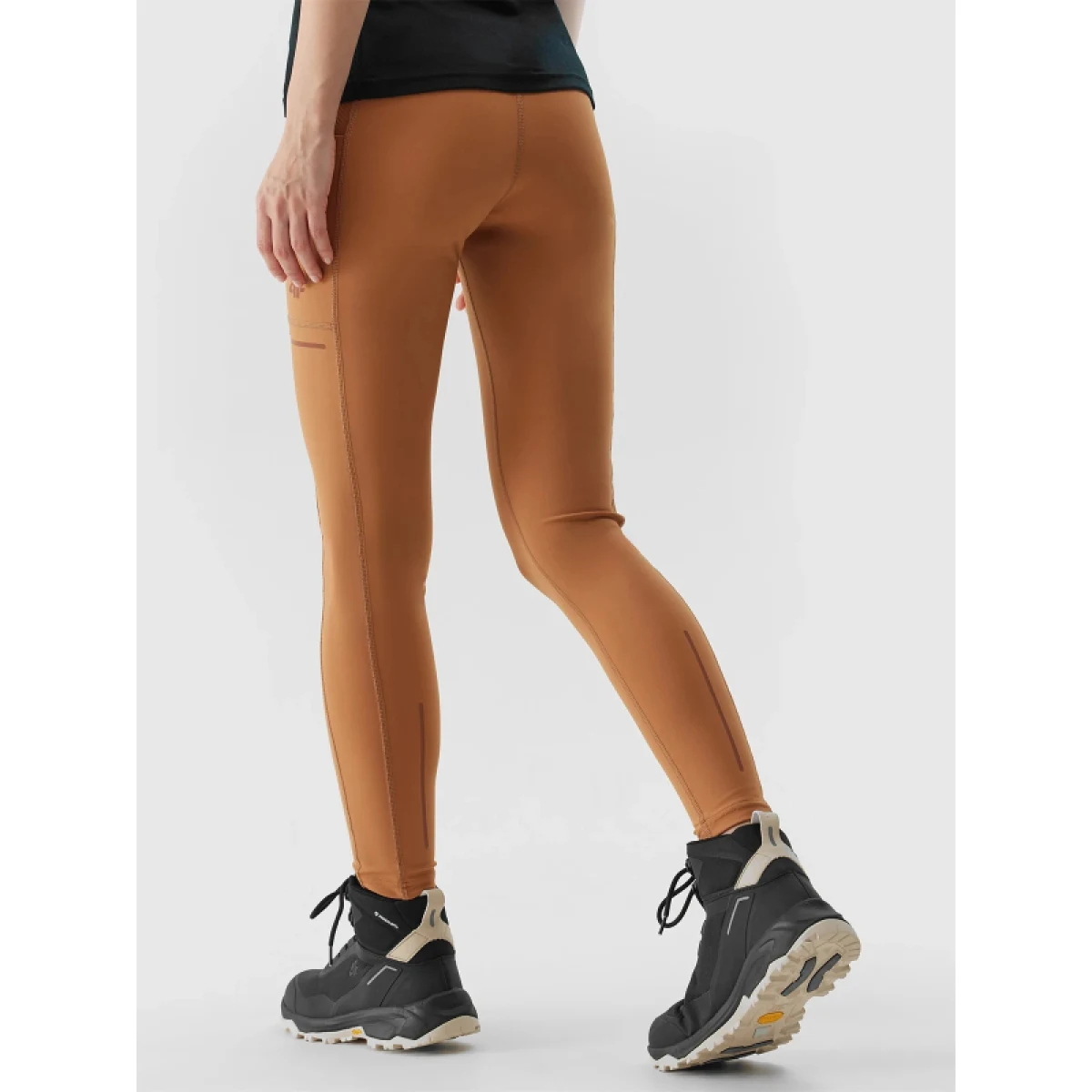 Dámske turistické legíny 4F TROUSERS FNK-WSS24TFTRF580-82S-LIGHT BROWN · záber 4