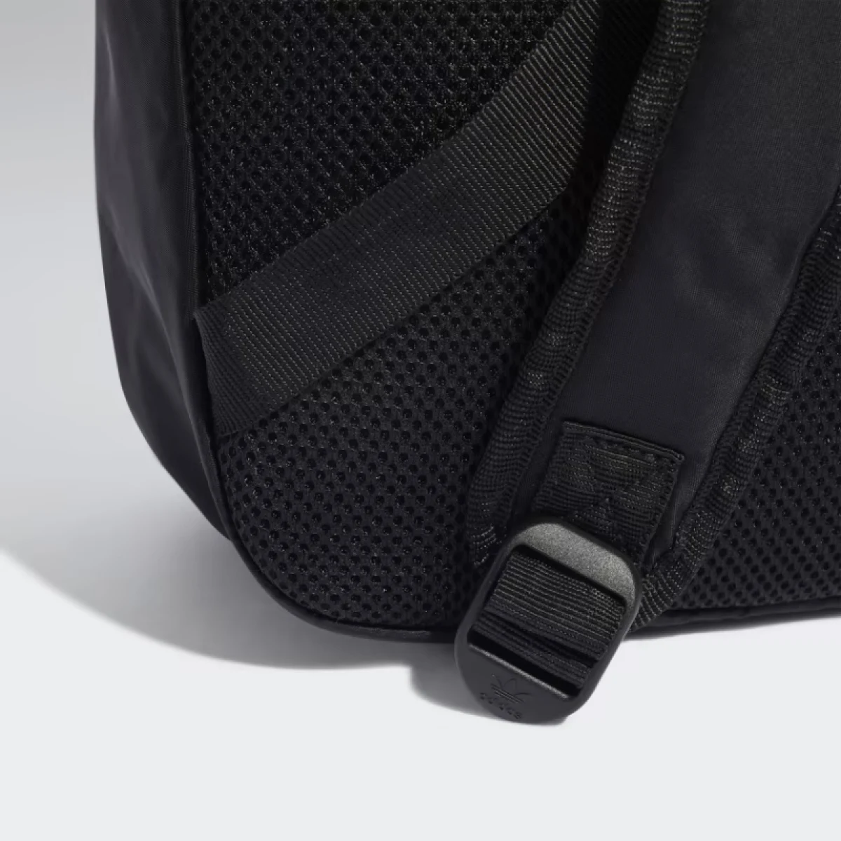 Batoh ADIDAS ORIGINALS AC ARCHIVE BP · záber 5