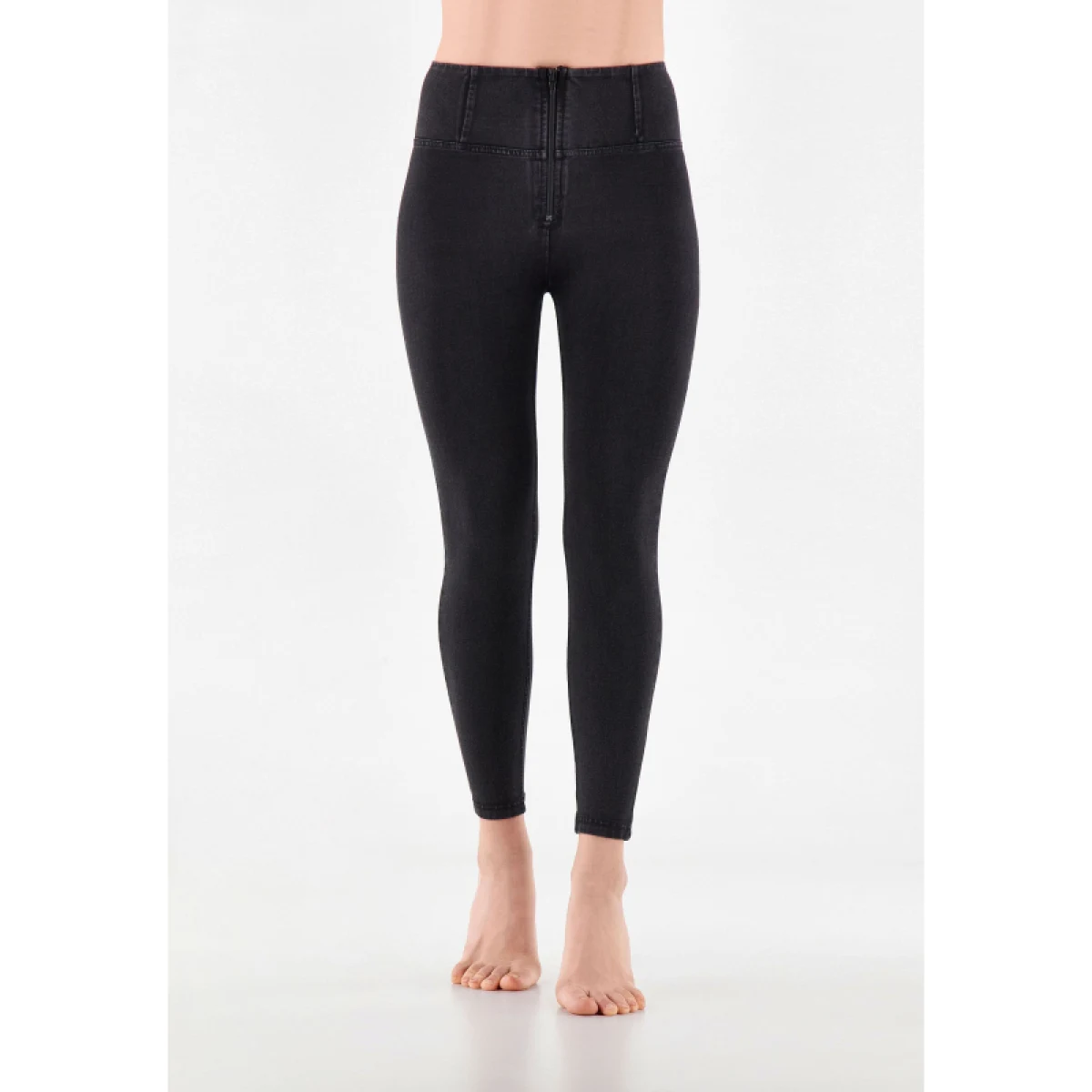 Dámske jeggings nohavice FREDDY WR.UP® superskinny push up 7 8 jeggings with high waist and zip-Black · záber 2