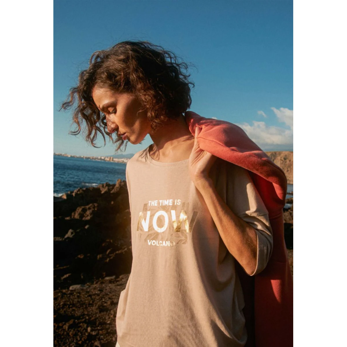 Dámske tričko s krátkym rukávom VOLCANO T-NOW-501-BEIGE · záber 3
