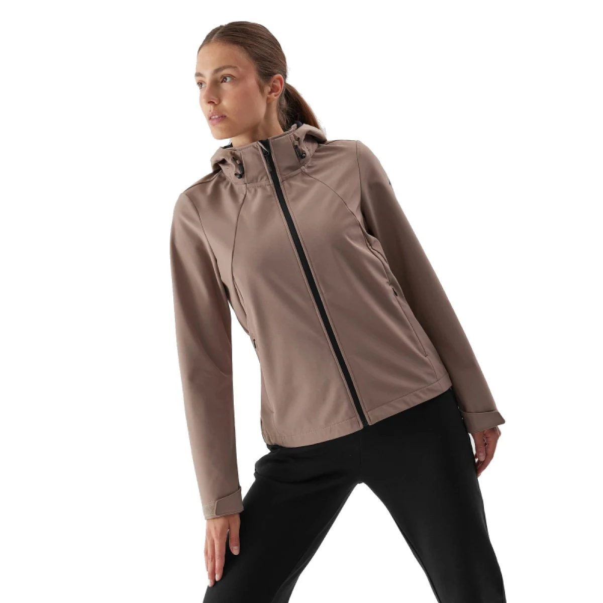 Dámska turistická bunda 4F SOFTSHELL JACKET-AW23TSOFF152-82S-LIGHT BROWN · záber 2