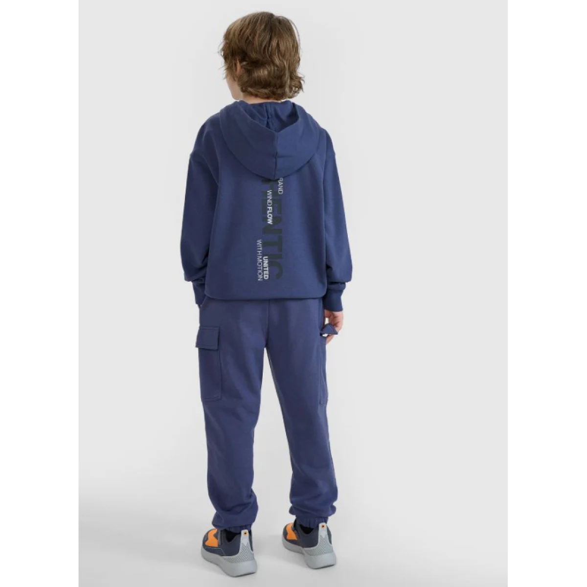 Chlapčenské tepláky 4F JUNIOR TROUSERS CAS M0964-22S-ANTHRACITE · záber 4
