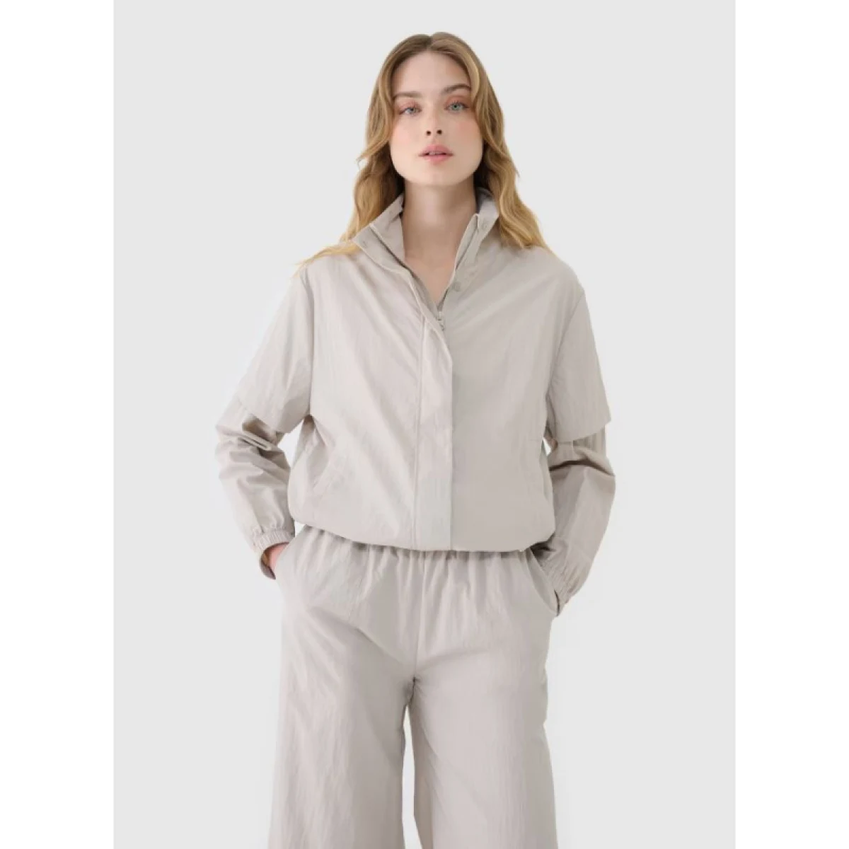 Dámska bunda 4F JACKET-WSS25TJACF190-83S-BEIGE · záber 3