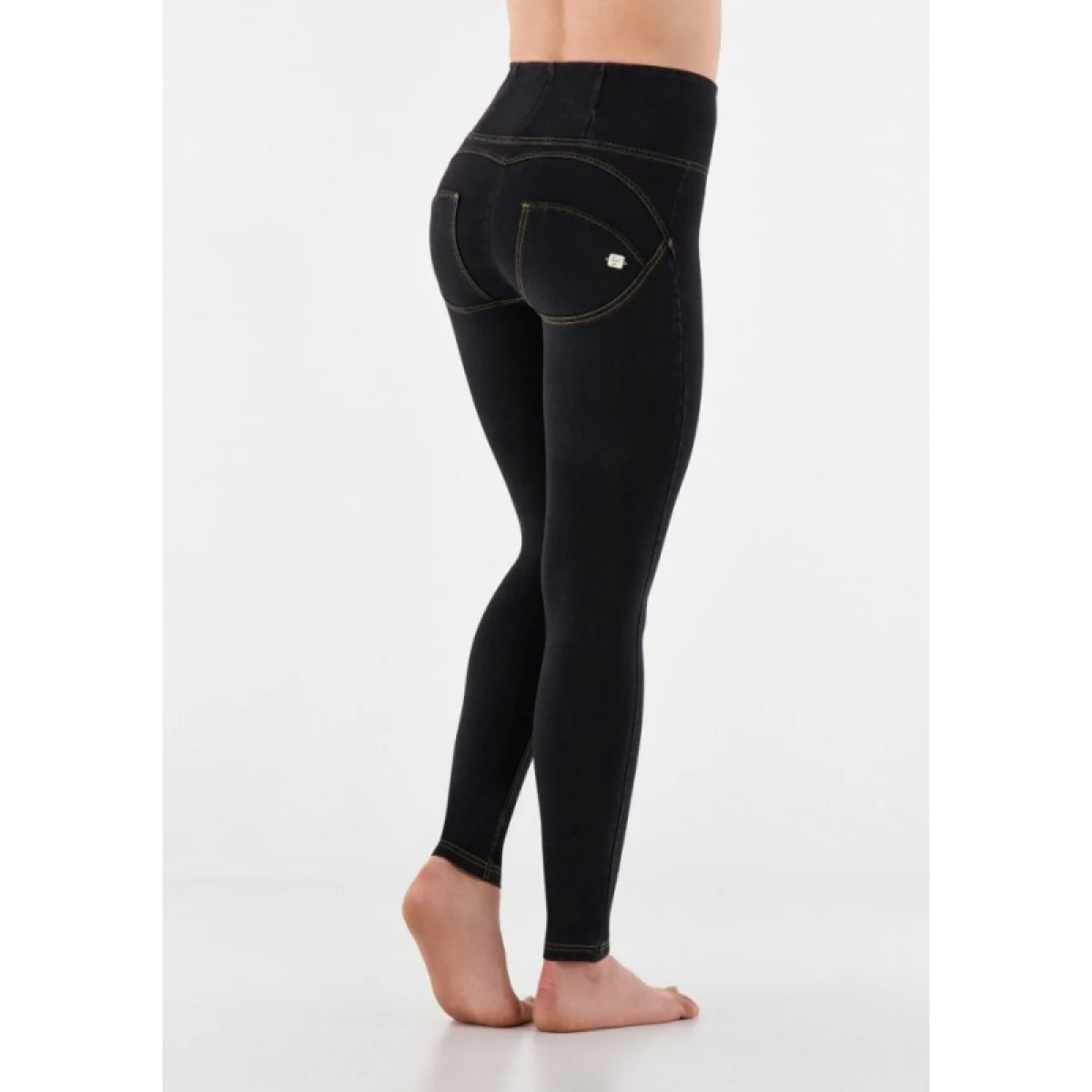 Dámske jeggings nohavice FREDDY WR.UP® skinny high waist push up jeggings in organic fabric-Black · záber 3