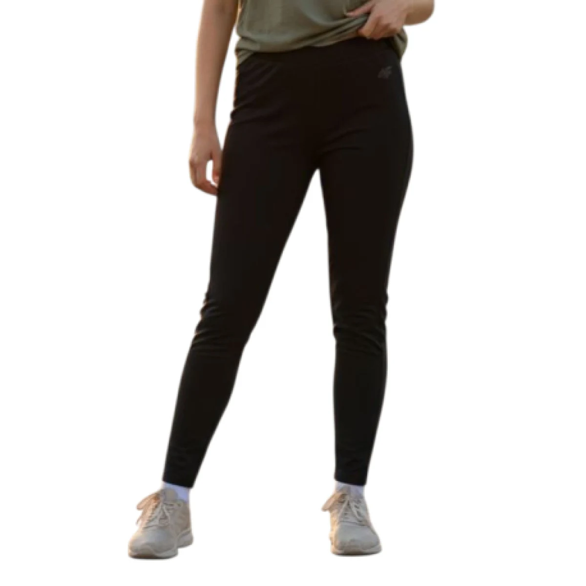Dievčenské legíny 4F JUNIOR TIGHTS CAS F198-20S-DEEP BLACK · záber 1